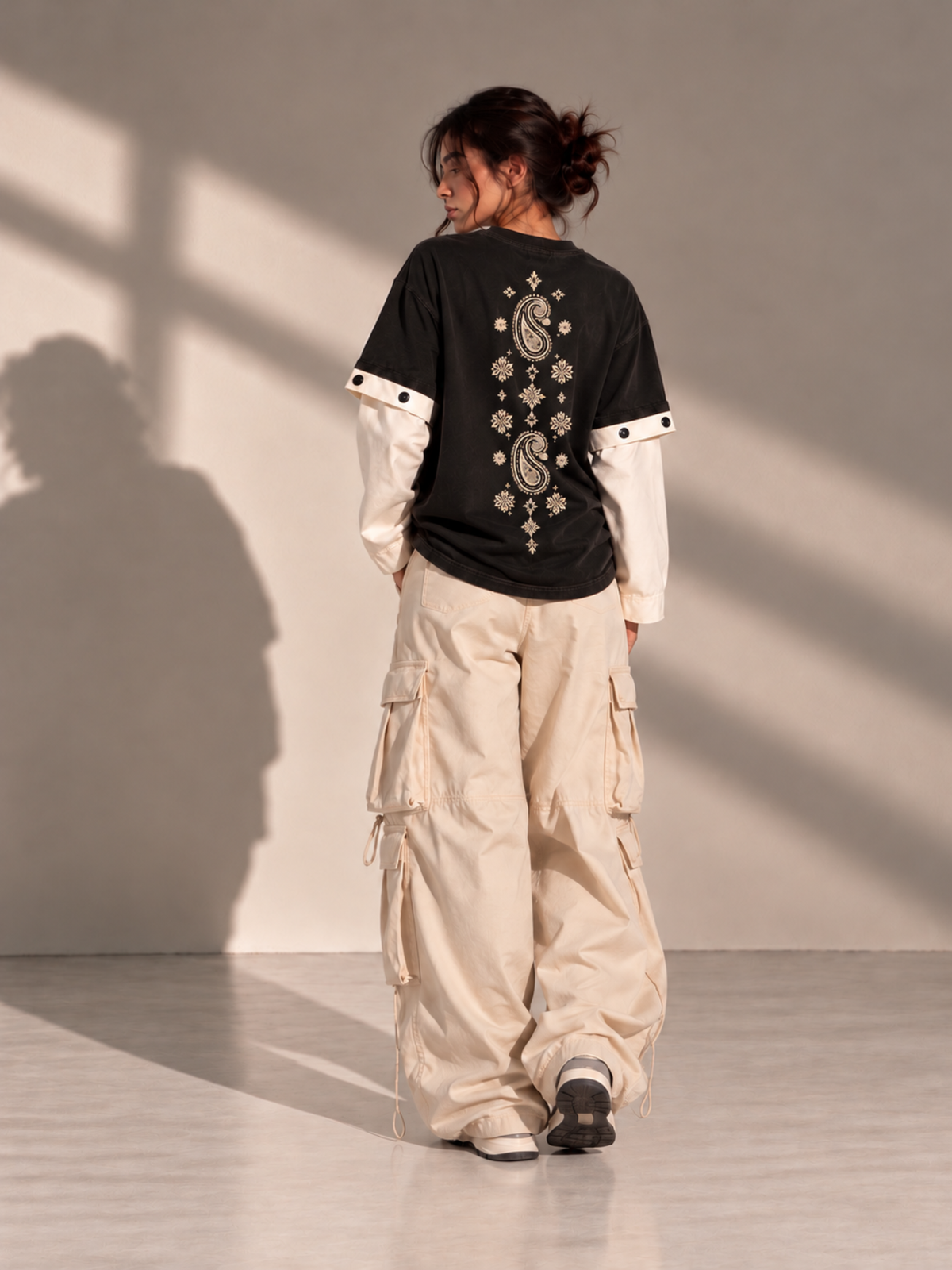 Paisley 2.0 Oversized Tee Detachable Sleeves Black-Women