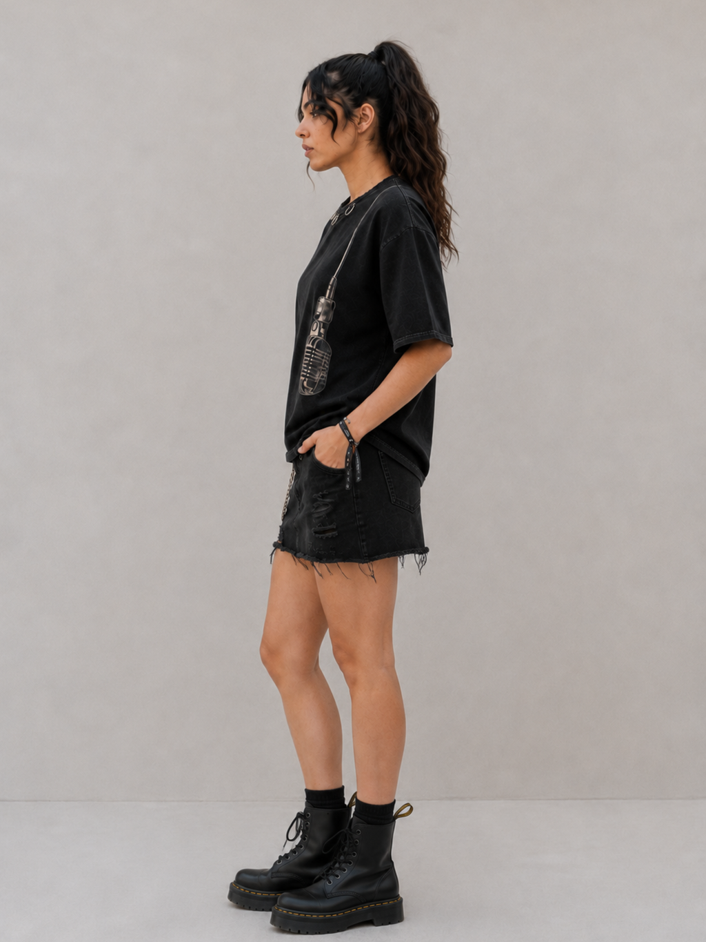 LW Mic Drop Oversized Tee Black - Women