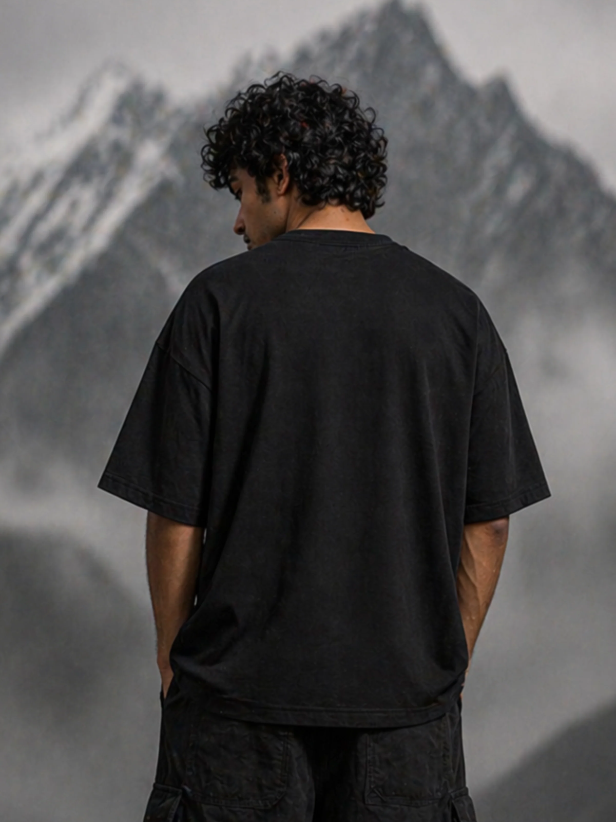 Mount Everest Oversized Black Tee - MEN